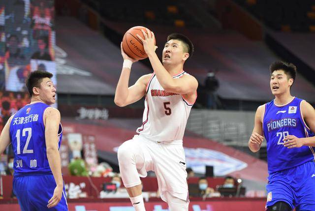  伊维恩替补奇兵建功，终场前绝杀带走宝贵三分