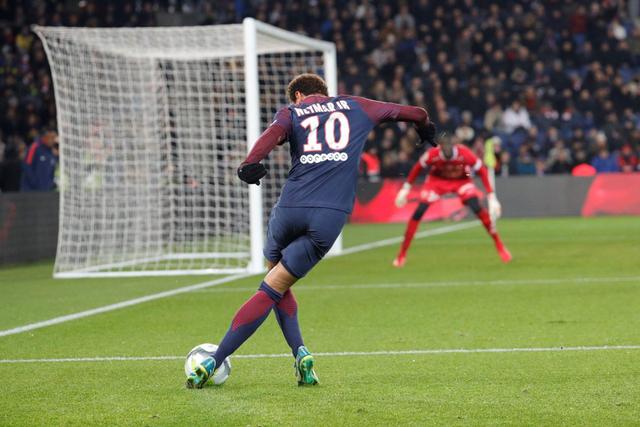 8868体育平台- 巴黎圣日耳曼豪取十连胜，领跑积分榜优势扩大至八分  